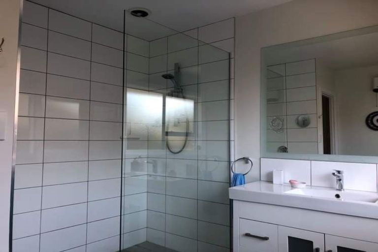 Photo of property in 2/3 Binstead Place, Avondale, Christchurch, 8061