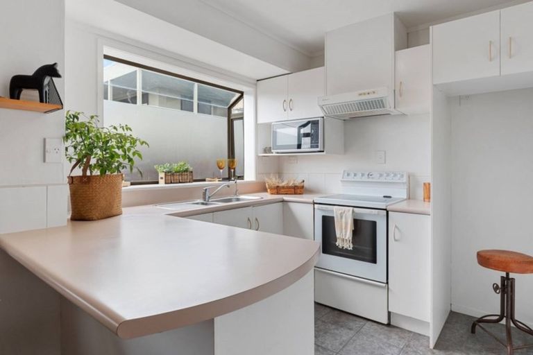 Photo of property in 2/100 Ranch Road, Mount Maunganui, 3116