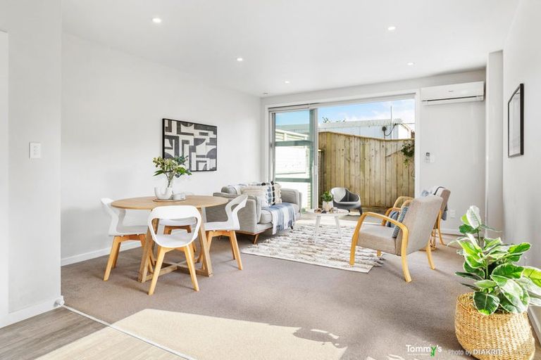 Photo of property in 1/32 Dr Taylor Terrace, Johnsonville, Wellington, 6037