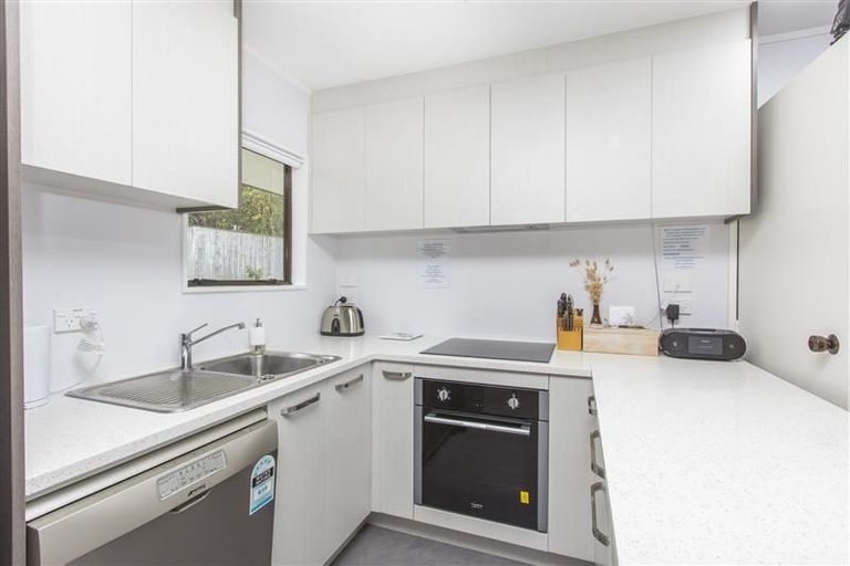 Photo of property in 18 Kahurangi Place, Snells Beach, 0920