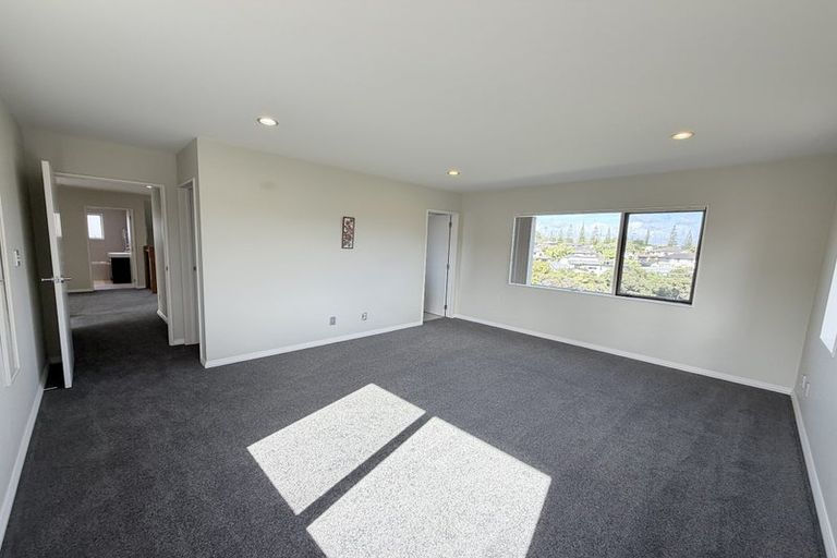 Photo of property in 76 Laurel Oak Drive, Schnapper Rock, Auckland, 0632