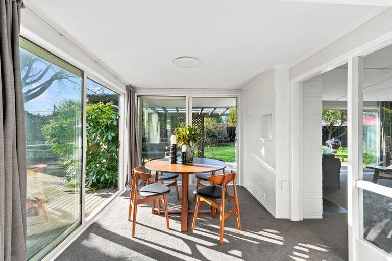 Photo of property in 102 Paparoa Street, Papanui, Christchurch, 8053