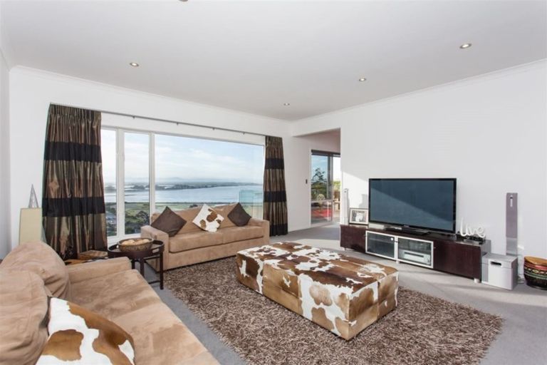 Photo of property in 4 Saint Remy Lane, Redcliffs, Christchurch, 8081