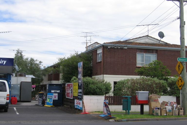 Photo of property in 2/772 Beach Road, Browns Bay, Auckland, 0630