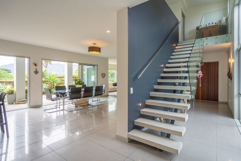 Photo of property in 18 Olliver Grove, Waikanae Beach, Waikanae, 5036