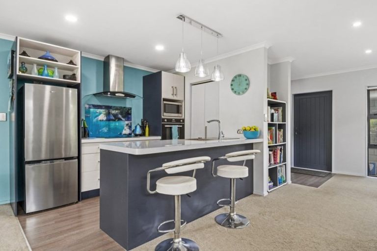 Photo of property in 11 Lakeview Quay, Pyes Pa, Tauranga, 3112