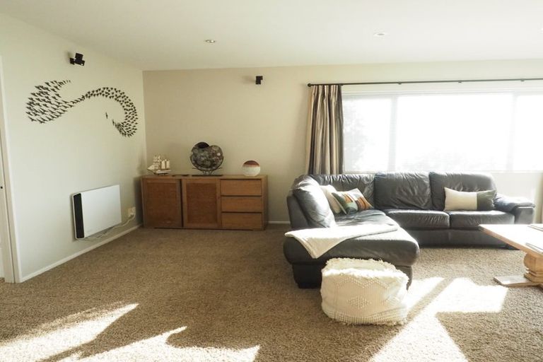 Photo of property in 8 Amner Place, Bluff Hill, Napier, 4110