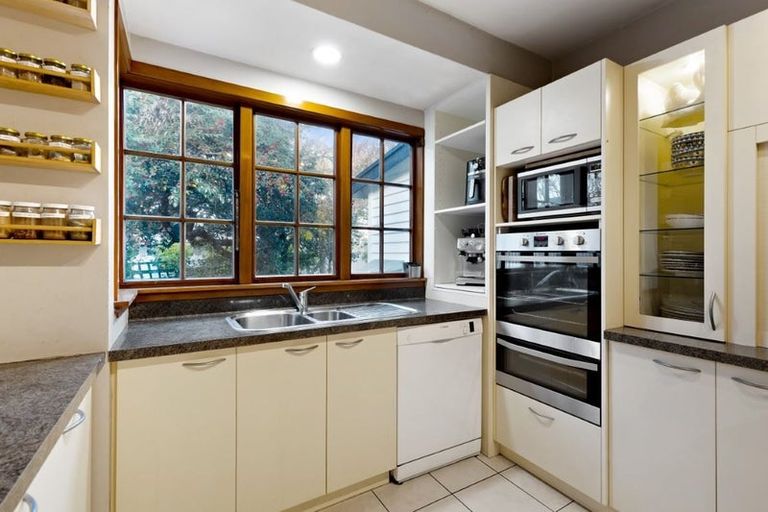 Photo of property in 35 Winters Road, Redwood, Christchurch, 8051