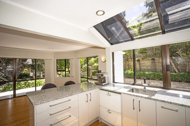 Photo of property in 17 Homewood Place, Chatswood, Auckland, 0626