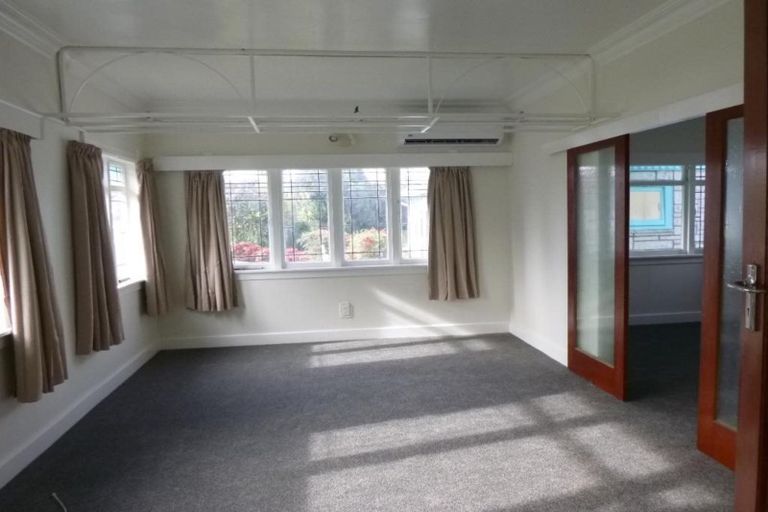 Photo of property in 63 Great South Road, Papakura, 2110