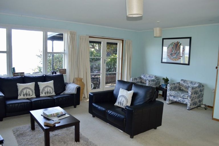 Photo of property in 2a Rangiuru Road, Mahina Bay, Lower Hutt, 5013