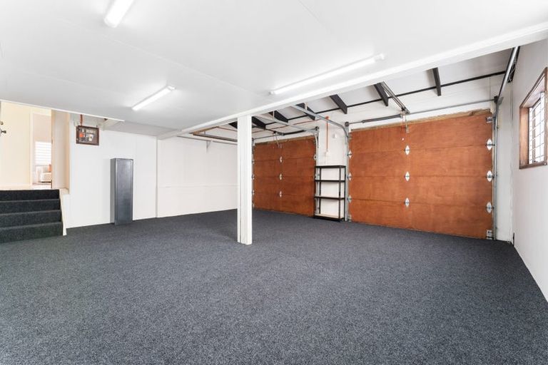 Photo of property in 31 Stranolar Drive, Mount Roskill, Auckland, 1041