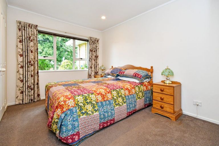 Photo of property in 15 Len Garlick Place, Pahurehure, Papakura, 2113