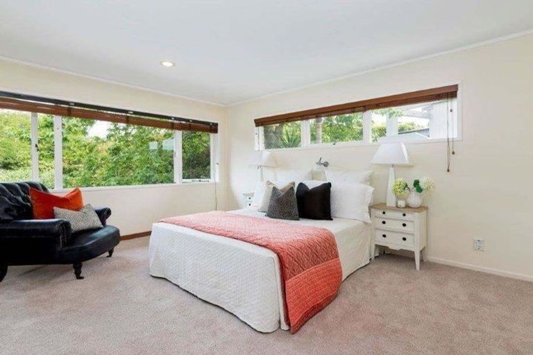 Photo of property in 6a Clearwater Cove, West Harbour, Auckland, 0618