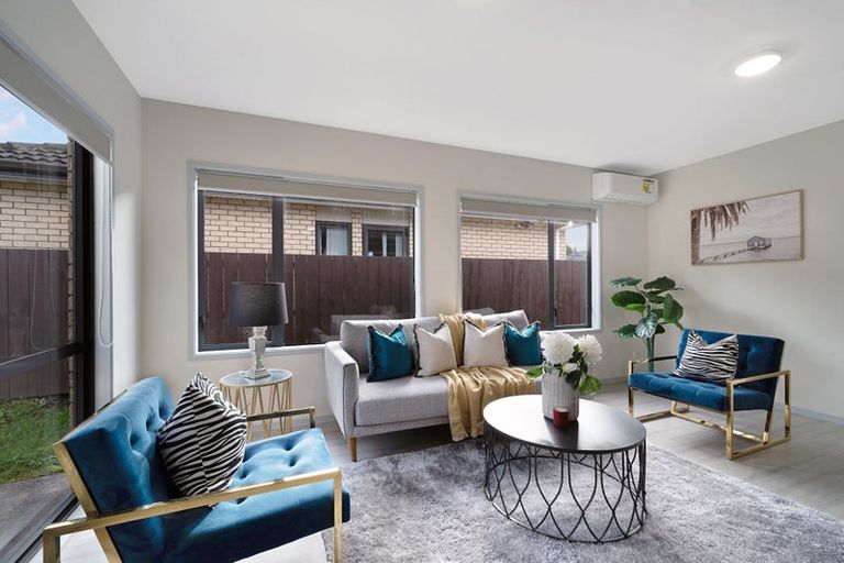 Photo of property in 9 Woodbank Drive, Glen Eden, Auckland, 0602