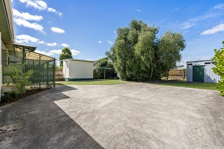 Photo of property in 4 Candia Road, Swanson, Auckland, 0612
