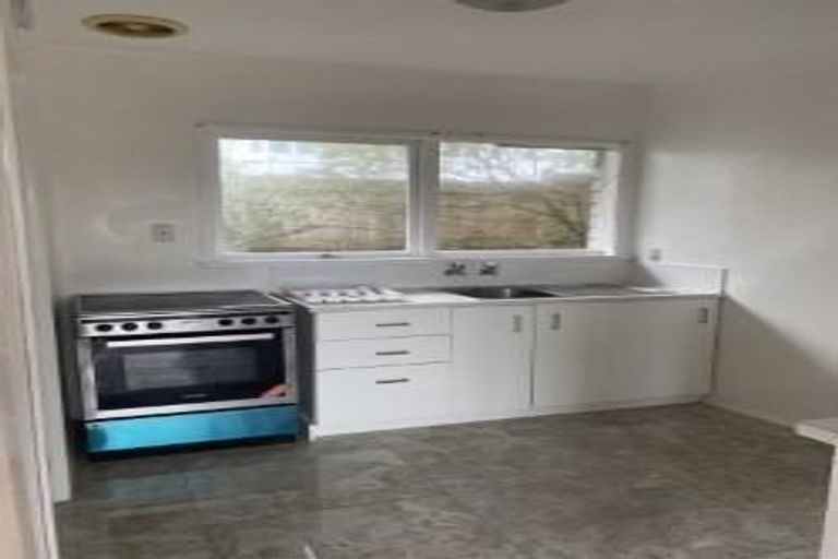 Photo of property in 2/176 Archers Road, Glenfield, Auckland, 0629