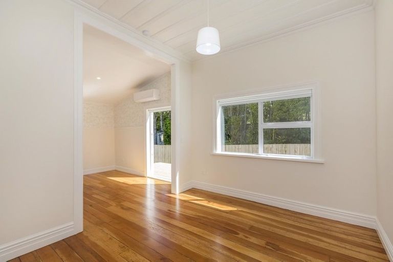 Photo of property in 1/1 Balmain Road, Birkenhead, Auckland, 0626