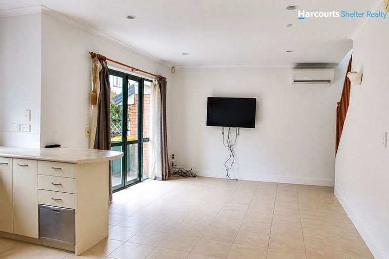 Photo of property in 24/2 Arawa Street, New Lynn, Auckland, 0600