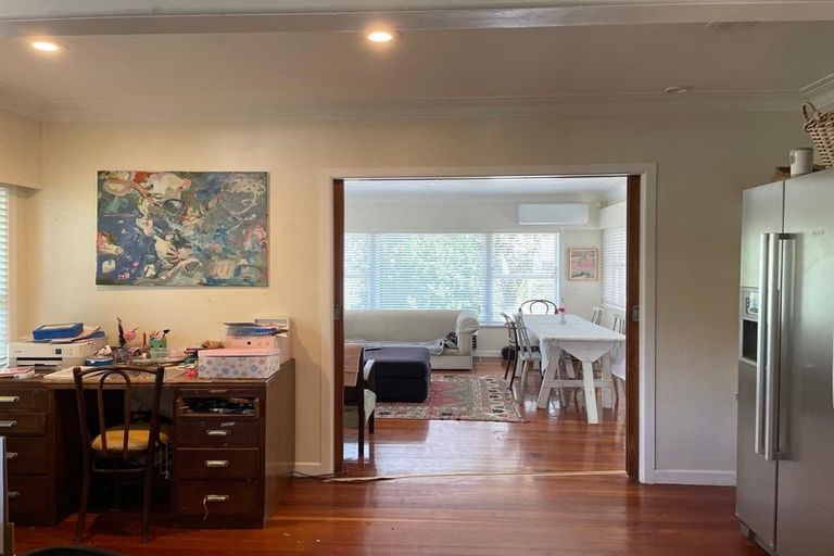 Photo of property in 1/9 Devon Road, Bucklands Beach, Auckland, 2012