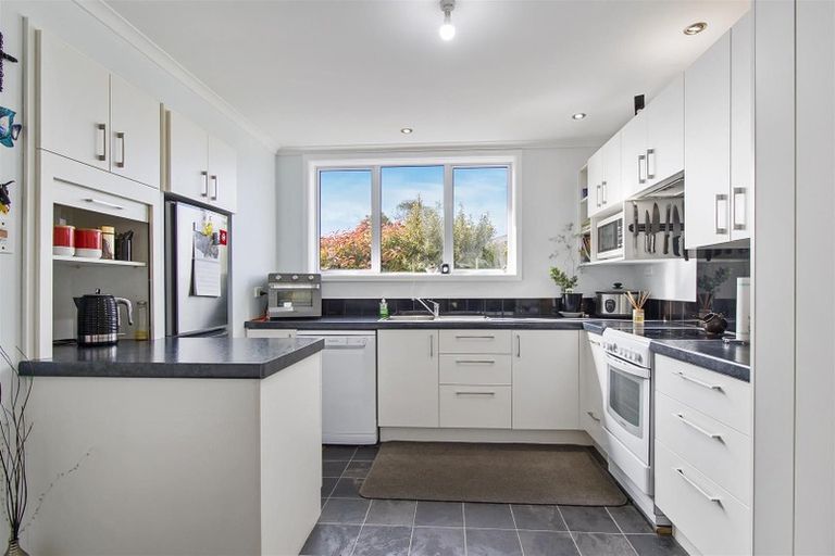 Photo of property in 16 Coronation Street, Waimate, 7924