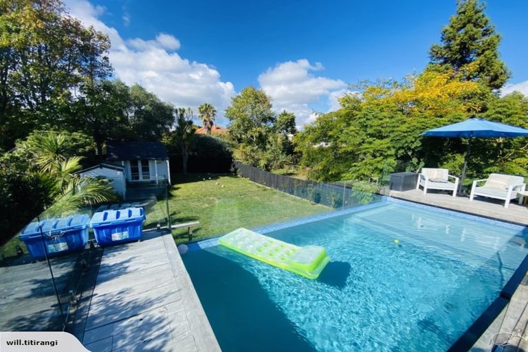 Photo of property in 6 Wainoni Avenue, Point Chevalier, Auckland, 1022