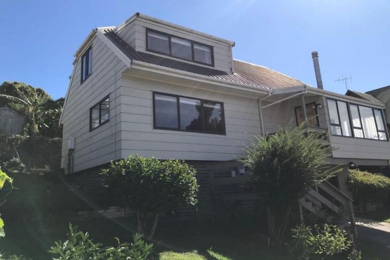 Photo of property in 6a Cambric Place, Botany Downs, Auckland, 2010