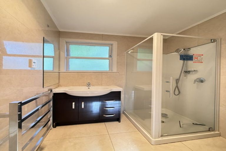 Photo of property in 9 Linwood Avenue, Forrest Hill, Auckland, 0620