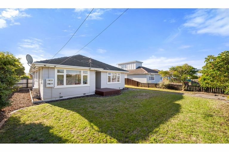 Photo of property in 141 Bower Avenue, New Brighton, Christchurch, 8083