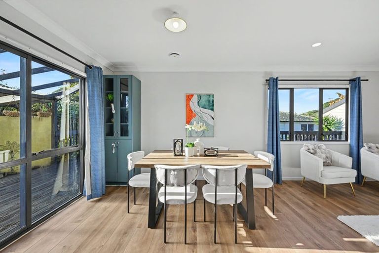 Photo of property in 30 Arlette Place, Massey, Auckland, 0614