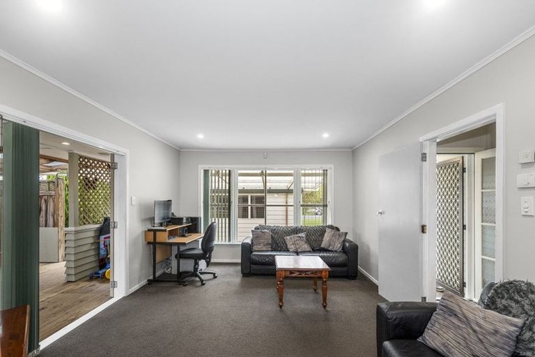 Photo of property in 83 Sturges Road, Henderson, Auckland, 0612