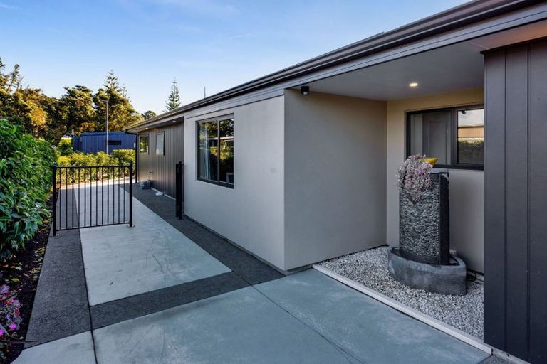 Photo of property in 12 Kotare Drive, Waiwhakaiho, New Plymouth, 4312