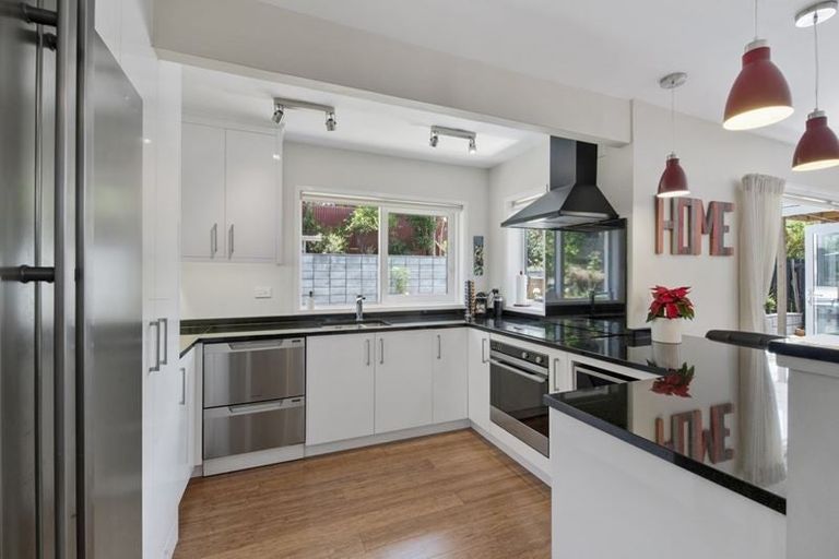 Photo of property in 2/44 Richmond Avenue, Northcote Point, Auckland, 0627