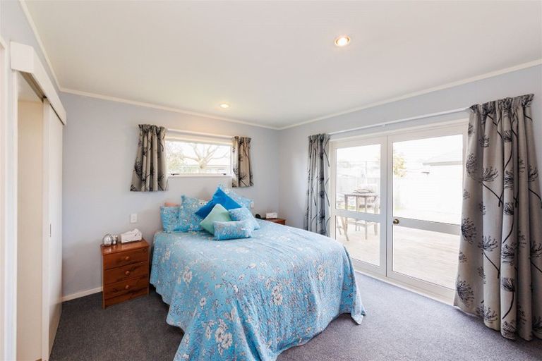 Photo of property in 43 Dalfield Place, Highbury, Palmerston North, 4412
