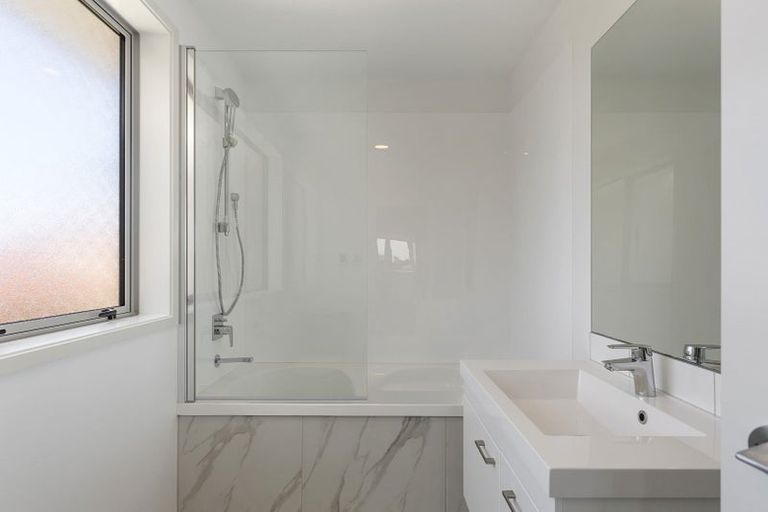 Photo of property in 47a Lynwood Road, New Lynn, Auckland, 0600