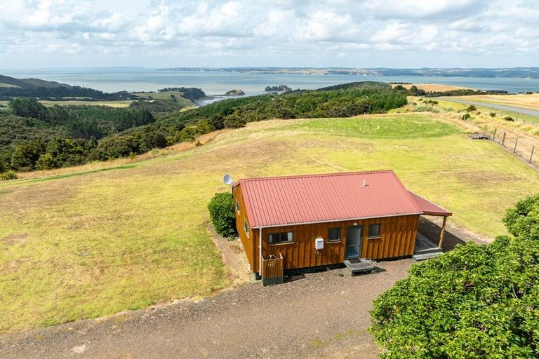 Photo of property in 986 Tinopai Road, Tinopai, Matakohe, 0593