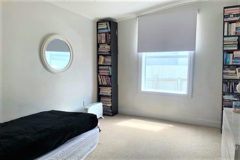 Photo of property in 86 Avenue Road, Foxton, 4814