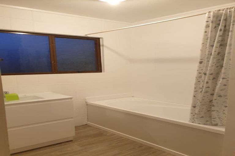 Photo of property in 3 Quo Vadis Place, Red Beach, 0932