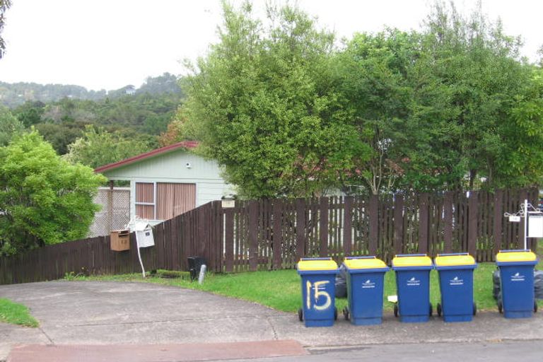 Photo of property in 17 Stallard Place, Glen Eden, Auckland, 0602