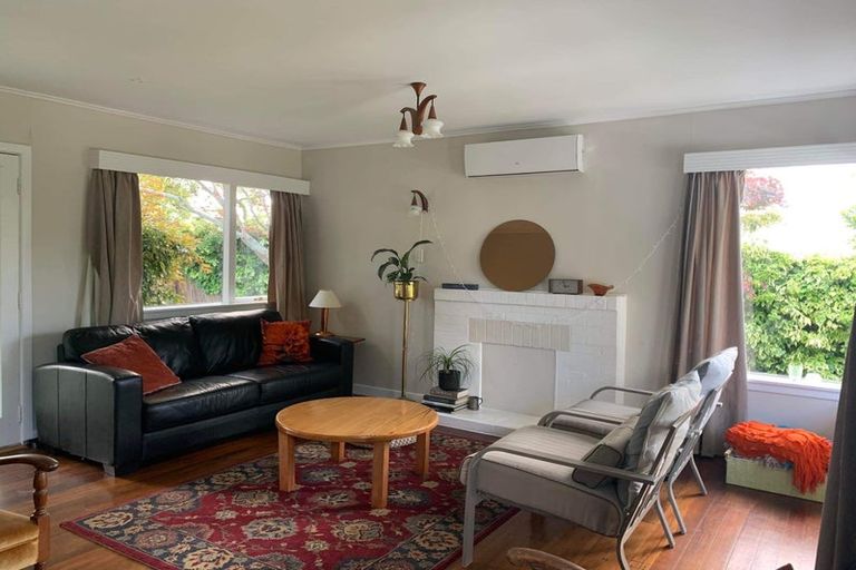 Photo of property in 239 Hepburn Road, Glendene, Auckland, 0602