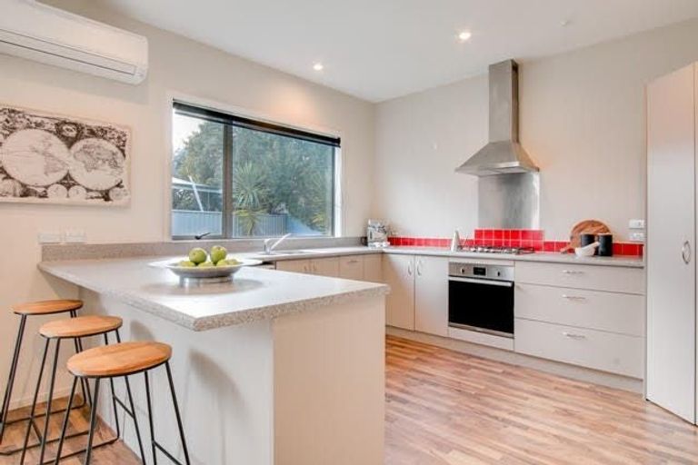 Photo of property in 37 Pembroke Street, Taradale, Napier, 4112