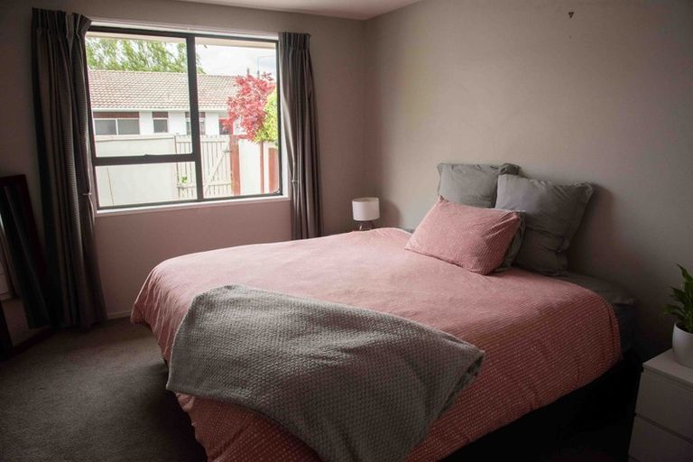 Photo of property in 2/323 Sawyers Arms Road, Bishopdale, Christchurch, 8053