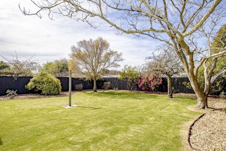 Photo of property in 4 Shaftesbury Street, Avonhead, Christchurch, 8042