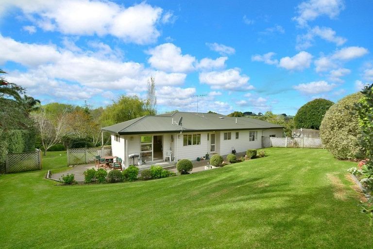 Photo of property in 12 Wyn Close, Kaukapakapa, 0871