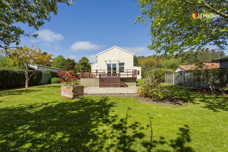 Photo of property in 237 Gladstone Road North, Mosgiel, 9024