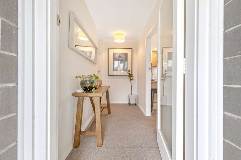 Photo of property in 19 Horton Place, Avondale, Christchurch, 8061