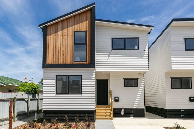 Photo of property in 6 Woodcarver Lane, Titahi Bay, Porirua, 5022