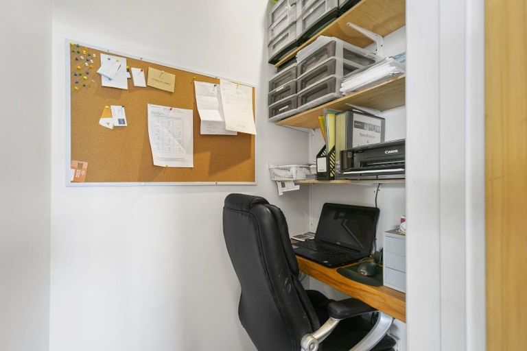 Photo of property in 1/15a Box Hill, Khandallah, Wellington, 6035