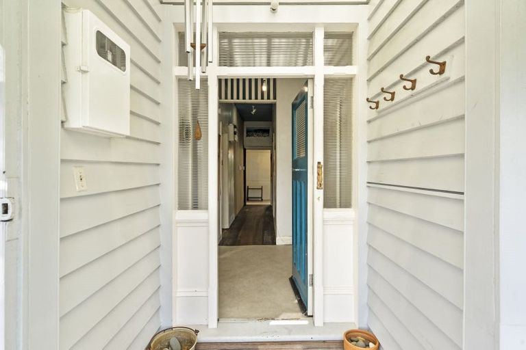 Photo of property in 1 Moir Street, Mount Victoria, Wellington, 6011