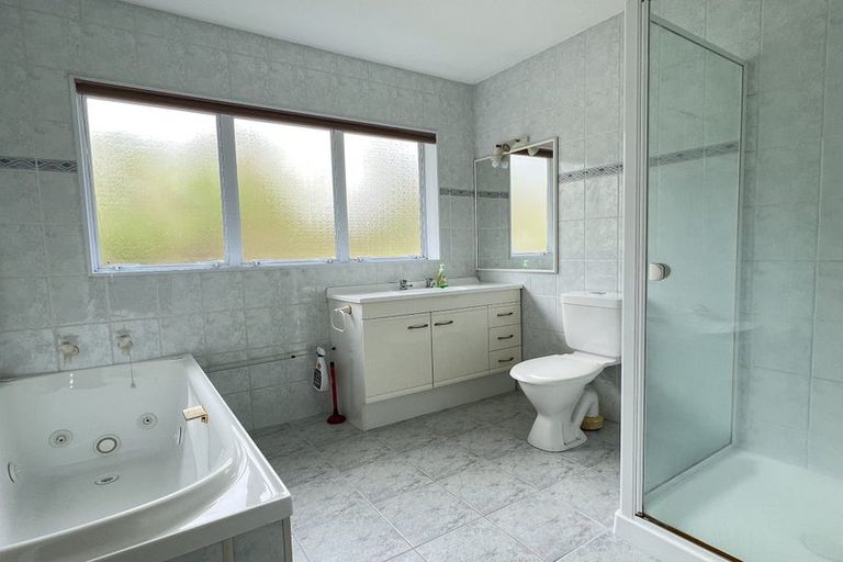 Photo of property in 3 Mountain Beech Rise, Albany, Auckland, 0632